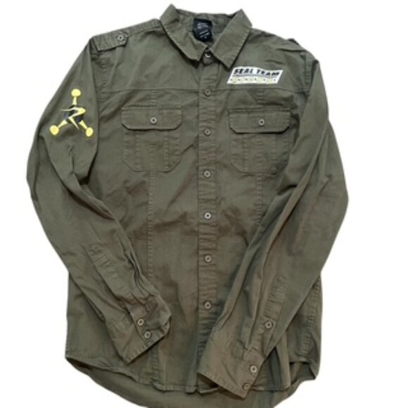 Rick & Morty Seal Team Rick’s Button Up Olive Green Shirt Men’s Size Small - Picture 2 of 13